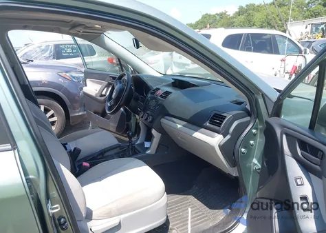 2015 Subaru Forester 2.5I Premium z USA, uszkodzony, nr VIN JF2SJADC6FG837434